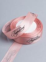 Лента атласная 25мм 25м пепельная роза Поздравляем 1/5