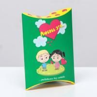 Подарочная коробка подушка 11х8х2см Любовь это, зеленый фон 10/2140