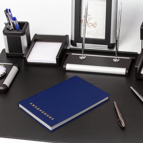 Ежедневник А5 145х215мм 160л недатир обл. бумвинил, синий BRAUBERG 1/16