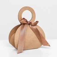 Подарочная коробка с ручкой и бантом 6х8х3см крафт 5/3600