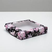 Подарочная коробка с окном 20х20х4см Нежность 5/900 Подарочная коробка с окном 20х20х4см Нежность 5/900