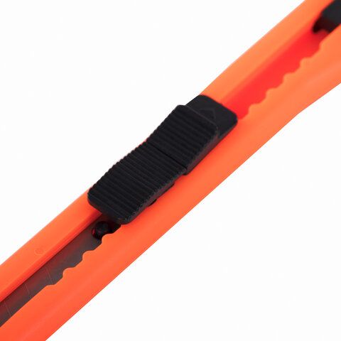 Нож канцелярский 9мм европодвес фиксатор ассорти Classic Brauberg 1/60 (Клиент)