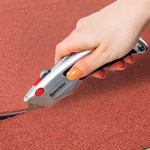 Лезвия для ножей 18мм 5шт BRAUBERG форма-трапеция в пласт пенале 1/10